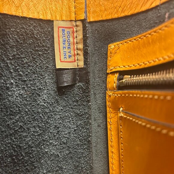 Dooney & Bourke Medium Shannon Tote Pebble Grain Leather – Brown - Picture 5 of 6